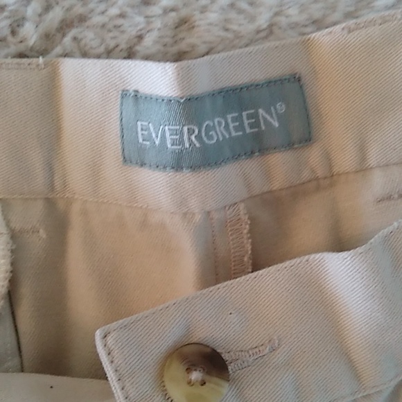 Evergreen Shorts - Picture 6 of 9